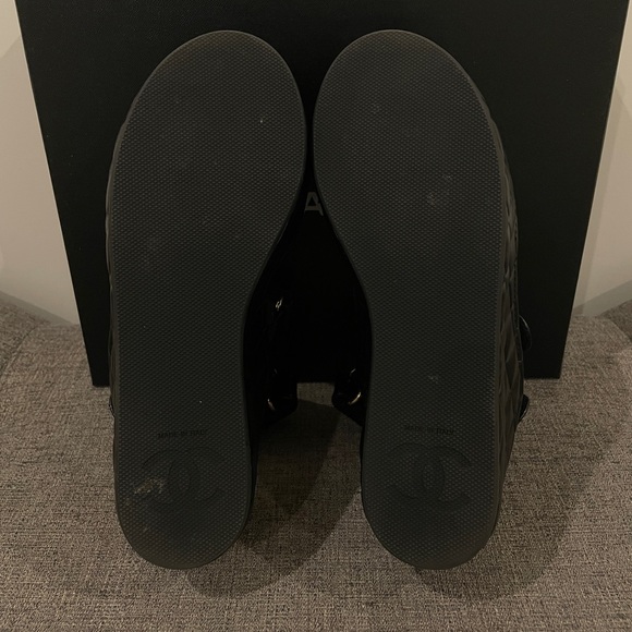 Chanel Platform Quilted Dad Sandals - Black Leather, Gold CC hardware - Picture 12 of 15